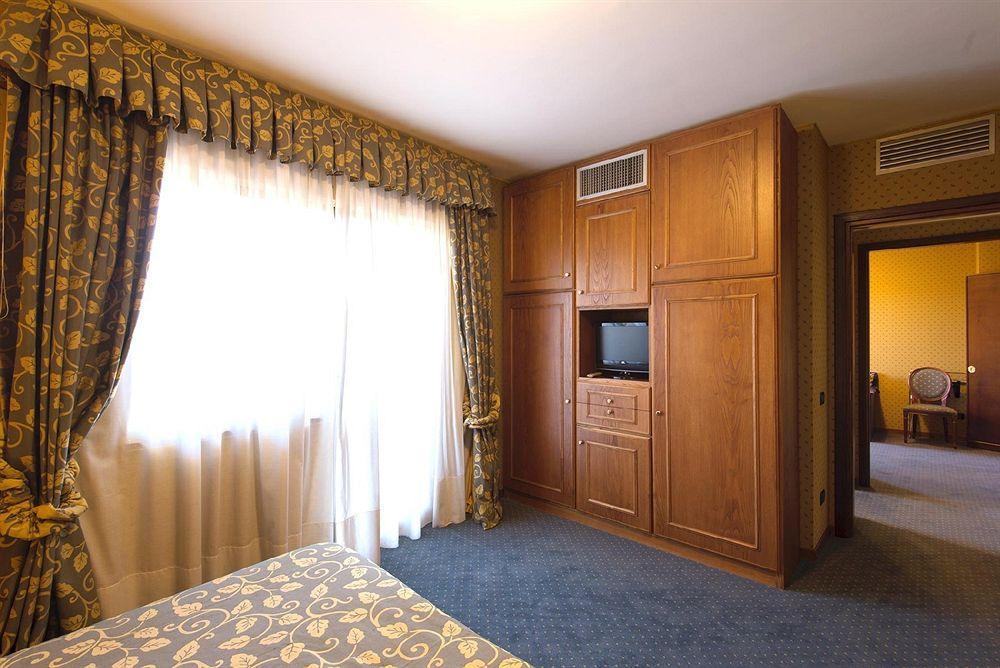 Hotell Park Blanc Et Noir