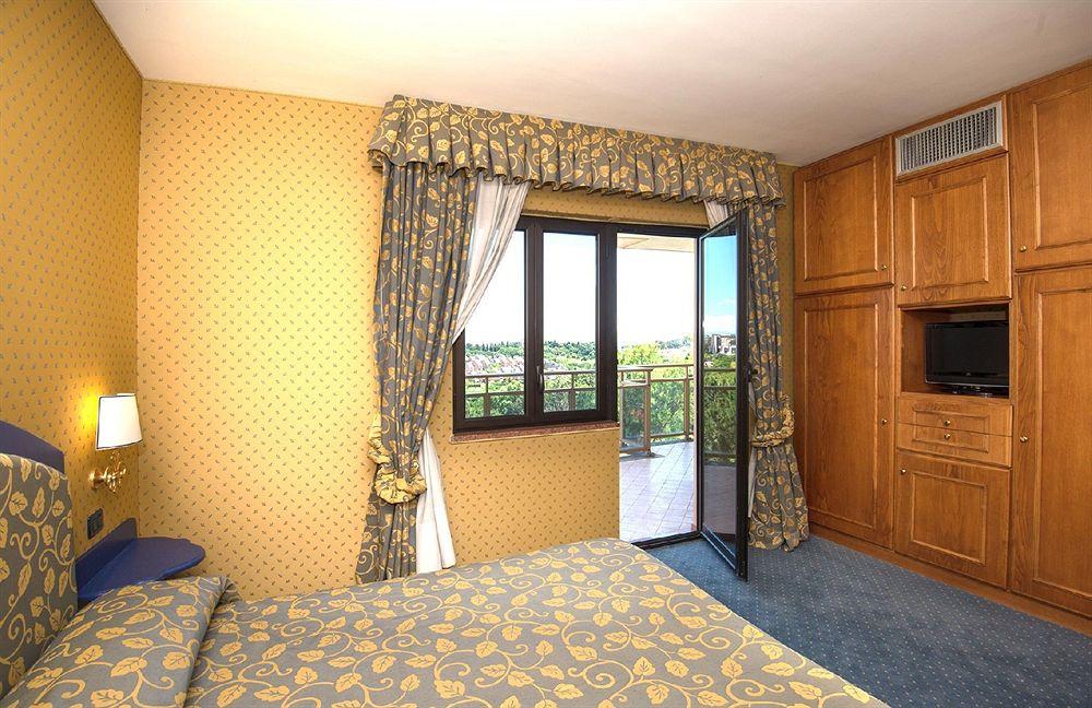 Hotell Park Blanc Et Noir