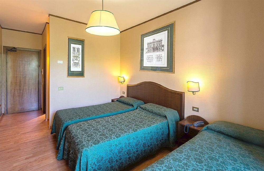 Hotell Park Blanc Et Noir 3*