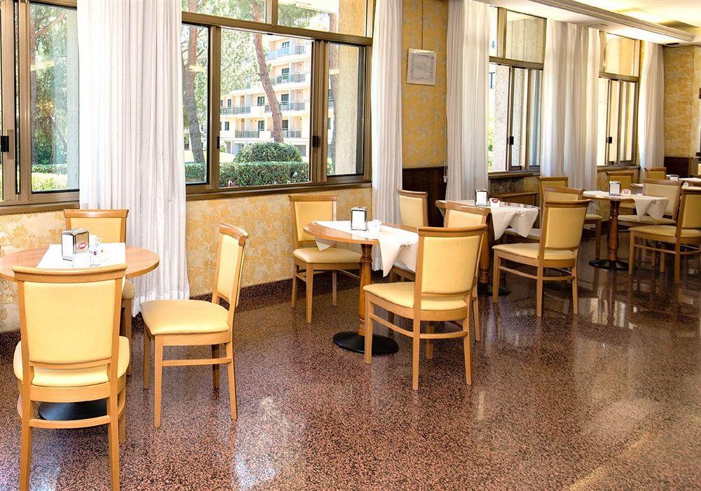 Hotell Park Blanc Et Noir