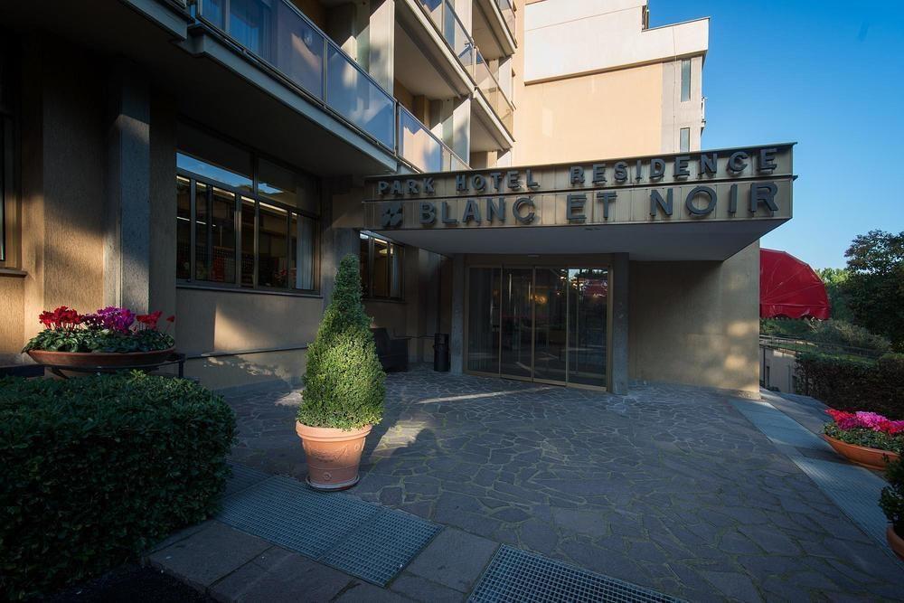 Hotell Park Blanc Et Noir