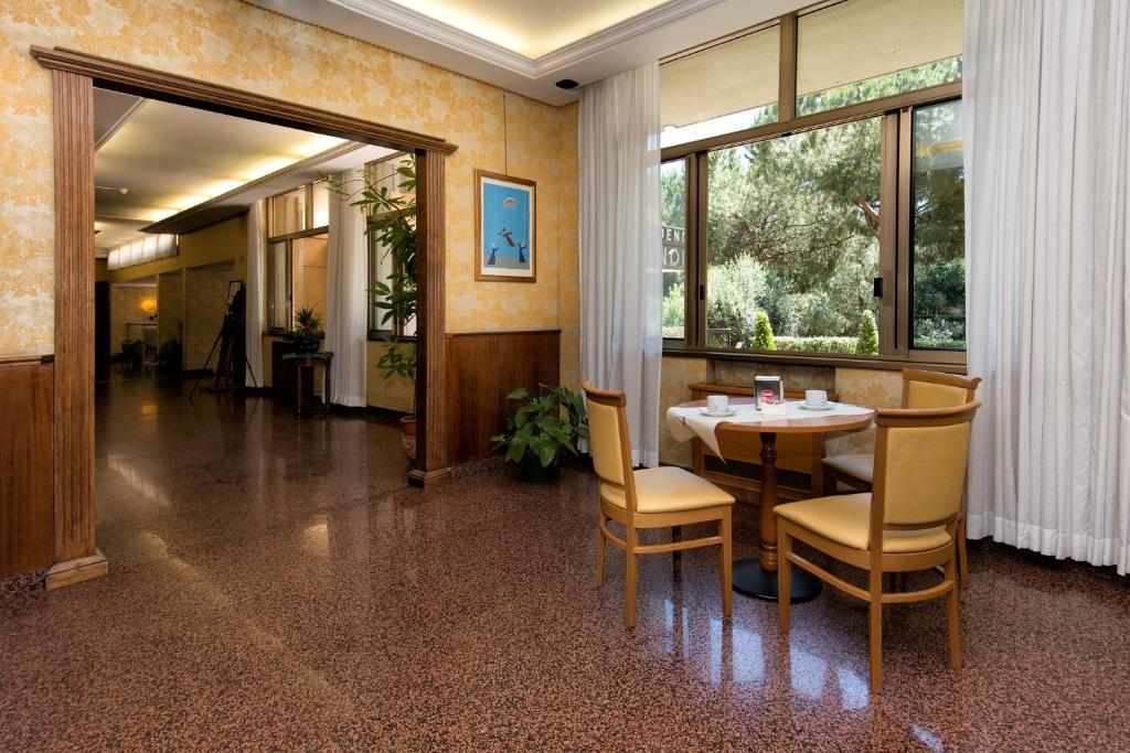 Hotell Park Blanc Et Noir