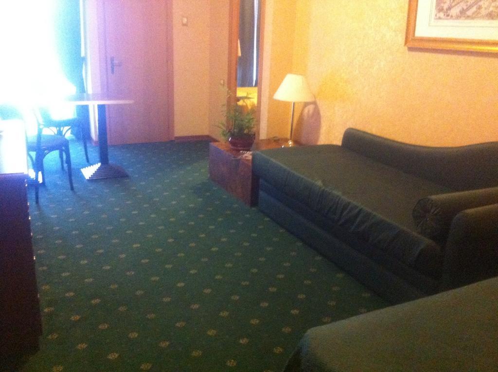 Hotell Park Blanc Et Noir 3*